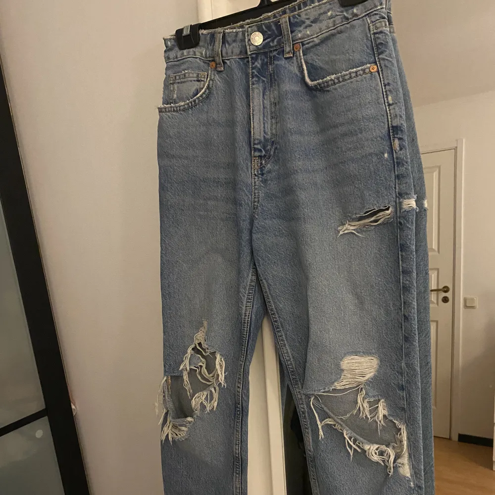 Mom jeans . Jeans & Byxor.