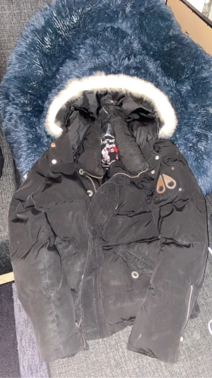 Moose knuckles jacka - Moose knuckles jacka använd men hel