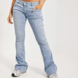 Jeans - Säljer dessa skit snygga nelly jeansen 