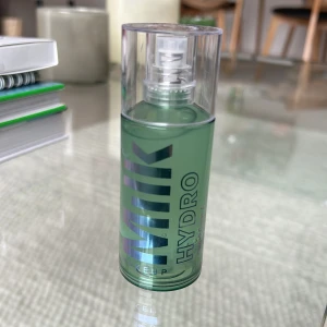 Milk hydrogrip primer - Säljer i princip oanvända (2 ggr) och populära hydro grip primer från milk då den inte kommit till användning. Nypris 399kr💚