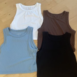 Fyra linnen - Säljer alla dessa fyra linnerna! Alla är väldigt sköna! Bara använda ett fåtal gånger! Fina att ha på sommaren när de är väldigt varmt! Finare på! Köpta på shein! Skriv för mer bilder! Priset är för alla fyra!❤️😍