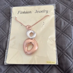 Halsband  - Ett halsband, Aldrig använt. nickelfritt 