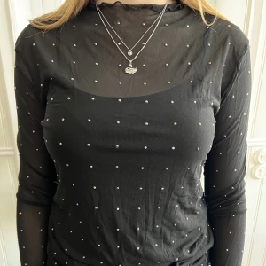 tröja  - genomskinlig tröja från gina tricot  stl xl men passar m 