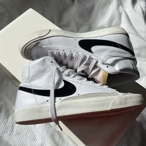 Nike blazer - Feta blazers, använt få gånger nästan i nyskick. Strlk 44 