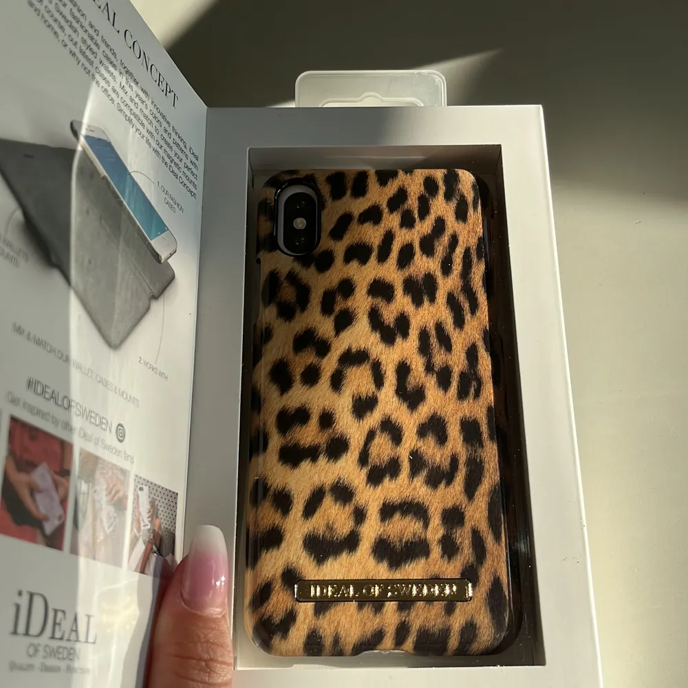 Helt nytt iPhone skal från iDEAL OF SWEDEN, till iPhone X, leopard mönster . Övrigt.