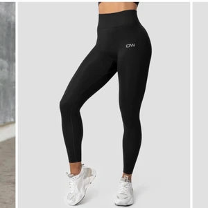 Icaniwill träningstights M - Define seamless high waist träningstights i svart, sparsamt använda pga föredrar yogabyxor.. storlek M!