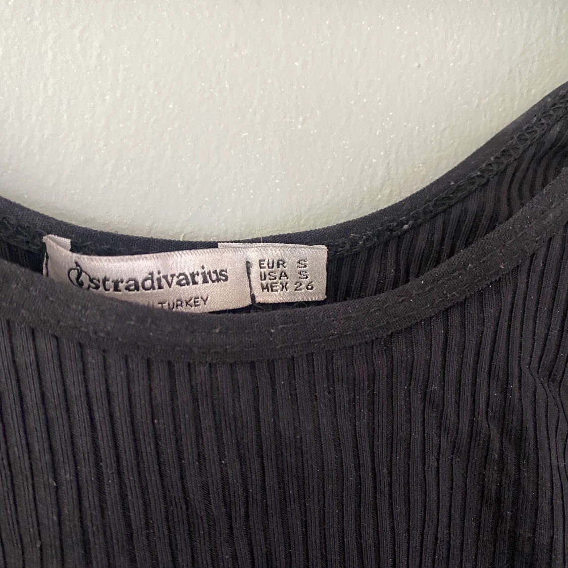 Svart ribbat linne - 91