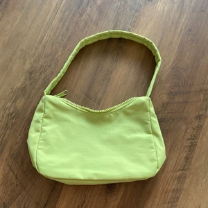 Grön väska - Från gina