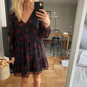 Klänning zara - Söt klänning från zara, frakt ingår inte