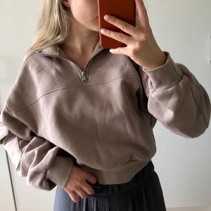 Tröja  - Snygg beige tröja från H&M storlek XS