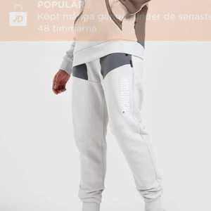 Hoodrich dress - Hoodrich dress, strl 36, oanvänd, säljs pga fel köpt. 1000kr för hela