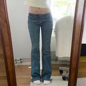 Knappt använda jeans från brandy Melville, bra i längden på mig som är 170 💕
