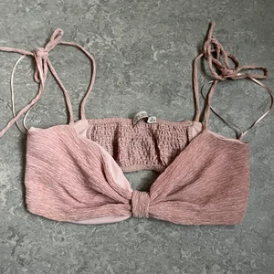 Pink bralette - Fin girly bralette från berskha i Grekland, Använd en gång