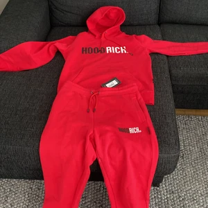 Hoodrich set  - Öppnad för att testa, köpte fel storlek som på bilden finns prislappen kvar. 