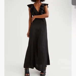 Svart långklänning - Använd 1 gång! Så i nyskick 💓