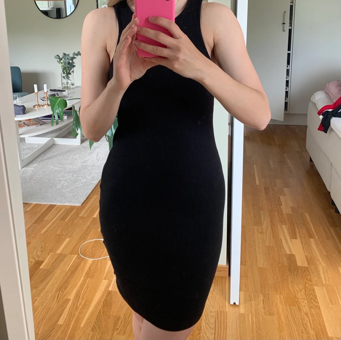 Figurnära ribbad klänning