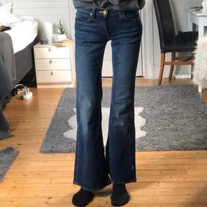 Bootcut jeans från lee. W25 L31. Aldrig använda