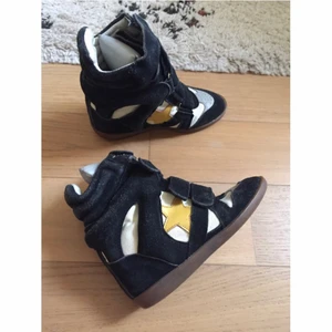 Isabel marant skor - Säljer mina coola Isabel Marant skor! 