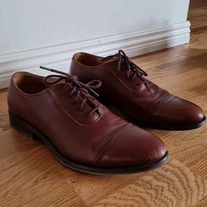 Tiger of Sweden, stl 39 - Använda men i fint skick. Säljer pga för små. 