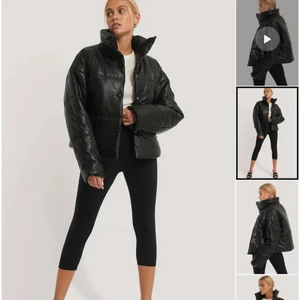 Nakd jacka  - Jacka från Nakd som jag använde en del förra hösten, men den är i bra skick, har däremot en liten defekt på armen men inget man tänker på (se på sista bilden) nypris är 879kr. Skriv till mig om du vill ha fler bilder eller undrar över något 🥰