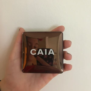 Caia bronzer  - Bronzer från Caia! Inte använd så mycket då färgen var fel. Färg gold coast 