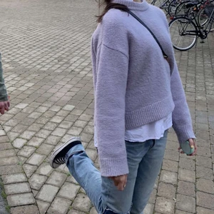 Lila stickad tröjja  - Lila stickad tröja. Fr zara , felfri