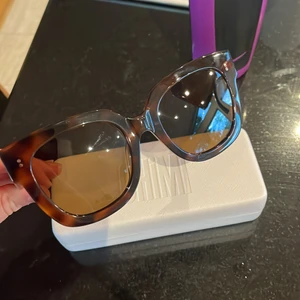 Chimi - Super fina, knappt använda Chimi glasögon i modellen 008. Nypris 1200kr💓 Kan tänka mig gå ner i pris!!!