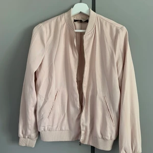 Rosa bomberjacka  - Storlek 36