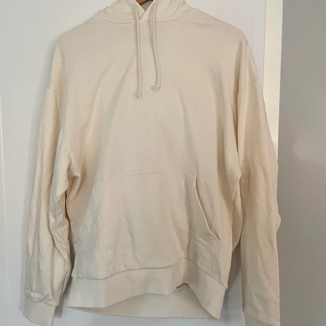 ASOS DESIGN- Beige huvtröja i oversize  - 90
