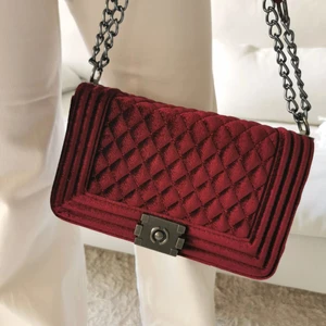 Helt nyskick väska  - Jättefin väska som jag har endast använt engång. 