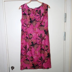 Vintageklänning - Tunn vintageklänning med dragkedja i ryggen. Ingen storleksmärkning, troligtvis hemsydd, men är som en M🌻