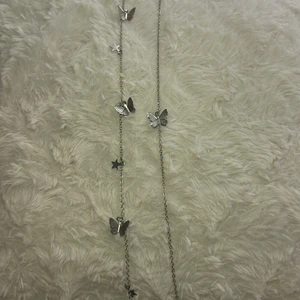 Halsband  - Säljer dessa halsband för 5kr styck för att jag har slutat att använda silver och istället börjat med att använda guld 😊