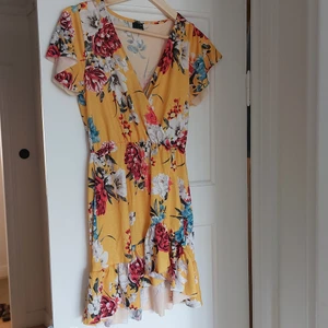 Sommarklänning gina - strl XS - Jättefin sommarklänning använd sparsamt. Lite för liten för mig. 