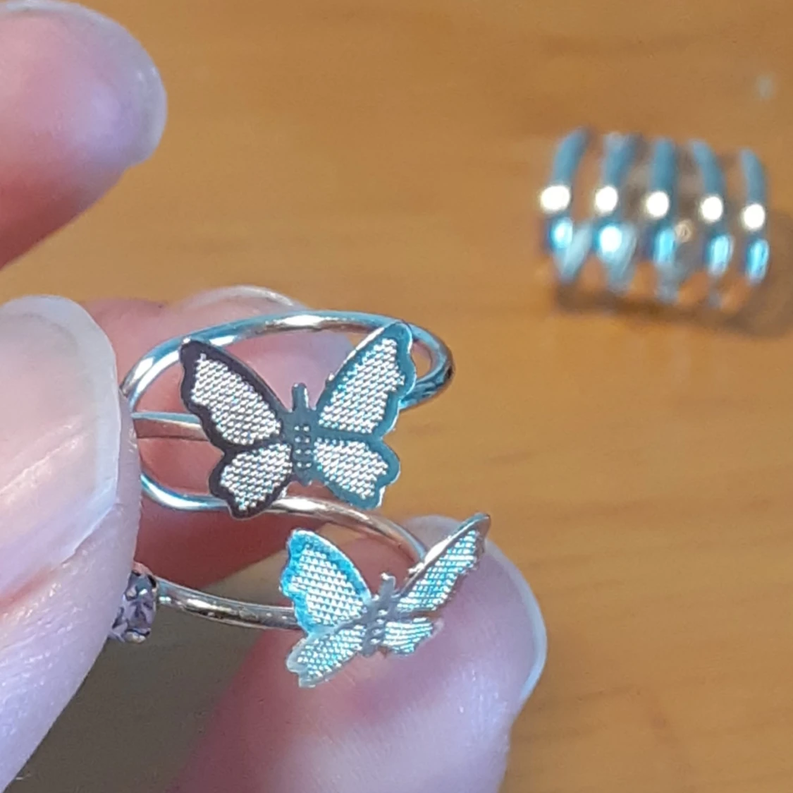 Örhänge guld fjäril - 90