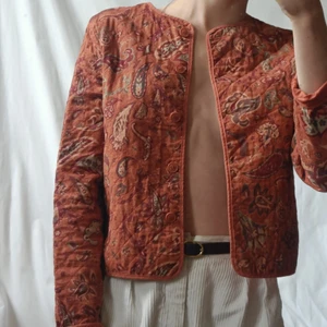 Jacka - Mjuk jacka med rutor  xxs-xs, tajt i passformen Använd ett fåtal gånger 