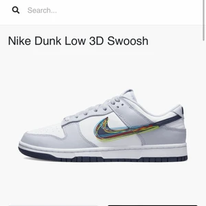 Nike Dunk Low 3D Swoosh  - Lånad bild, använt 2 gånger. Passade inte mig, därmed försäljning. Nytt pris: 1300kr, säljer för 800kr