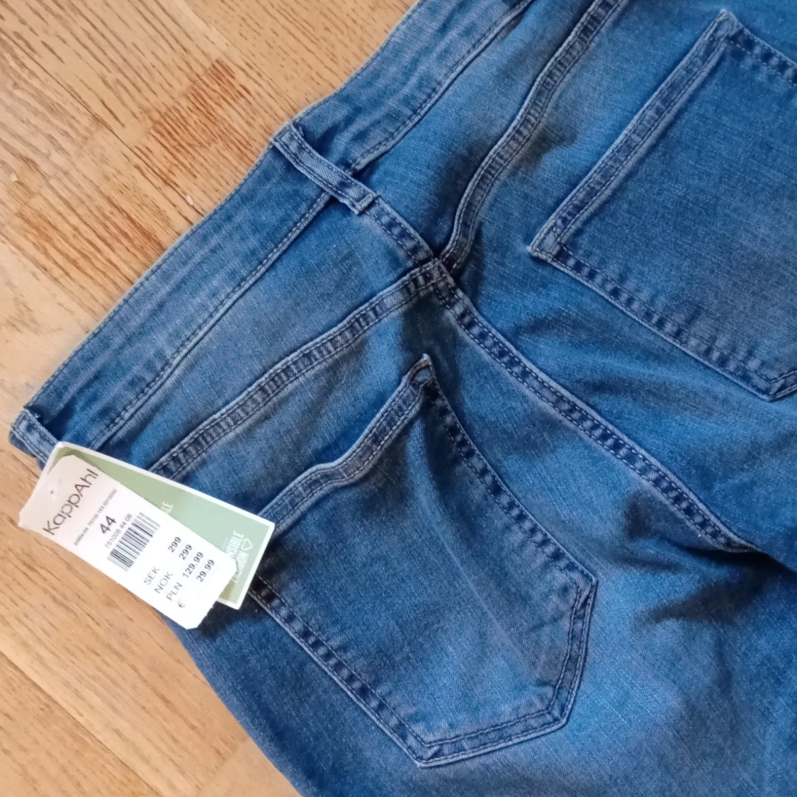 Blåa Jeans oanvända.