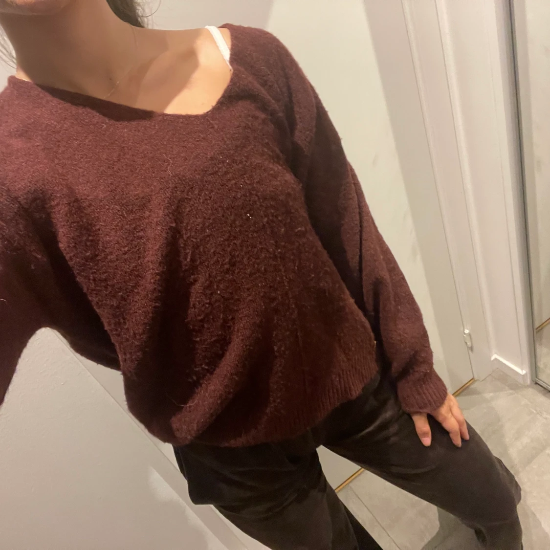 H&M vinröd tröja strl 38