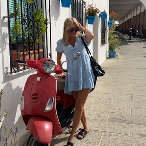 Zara klänning - Super söt blå zara klänning som jag typ aldrig använt💙