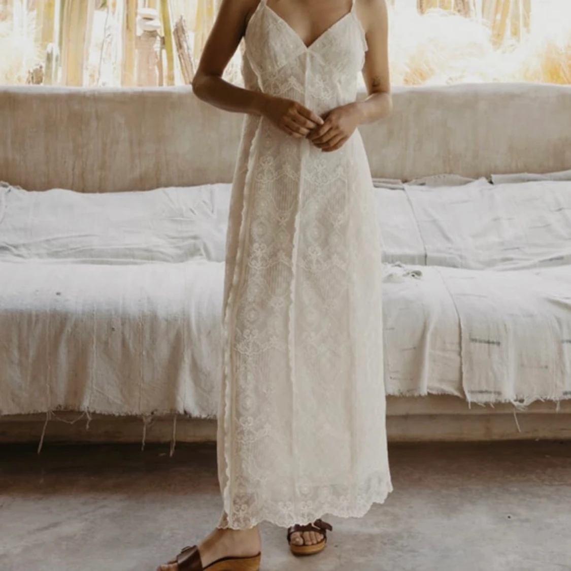 Benvit lång tyllklänning  - 90