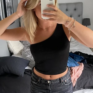 Svart topp - Svart topp från ginatricot💞