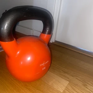 16 kg vikt - Köpt för 600kr säljer för 220kr. Fraktas inte. Mötas endast i malmö 