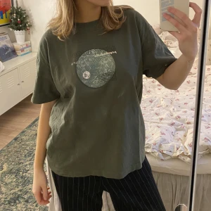 Oversize t-shirt med tryck - Oversize t-shirt från Envii