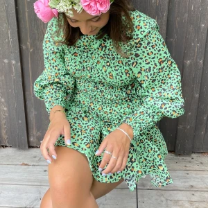 Klänning mönster - Klänning HM design sammarbete