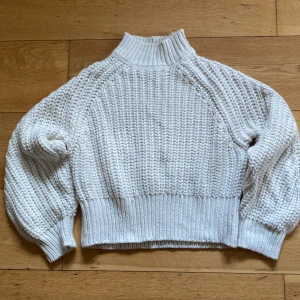 Stickad tröja  - Stickad tröja från NA-KD Strl. Xs.