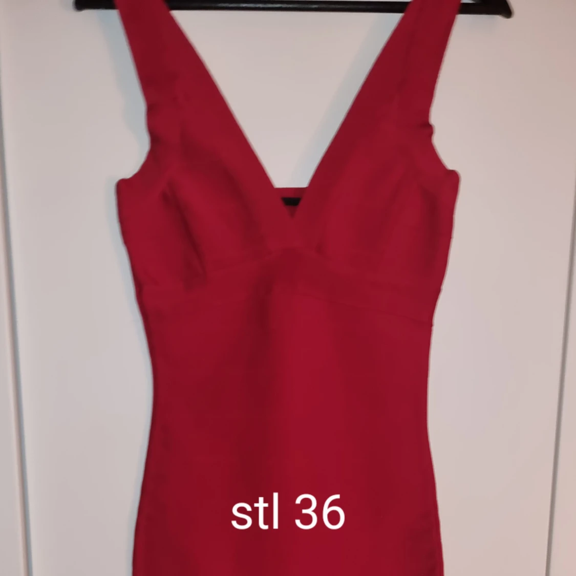 Vacker röd klänning