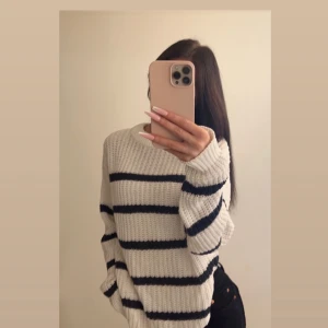 stickad tröja  - randig tröja i nyskick 