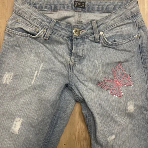 D&G  - Fina D&G jeans som inte kommer till användning  Midjemått tvärs över 36 innerbenslängd:79 Kom priv för mer frågor ❤️