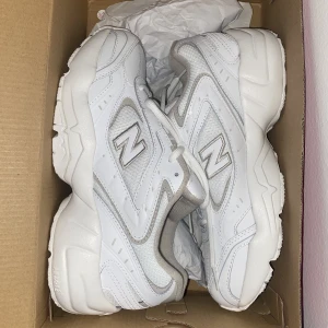 New Balance WX452  - Helt nya new balance WX452. Ligger fortfarande i kartongen. Storlek 39.