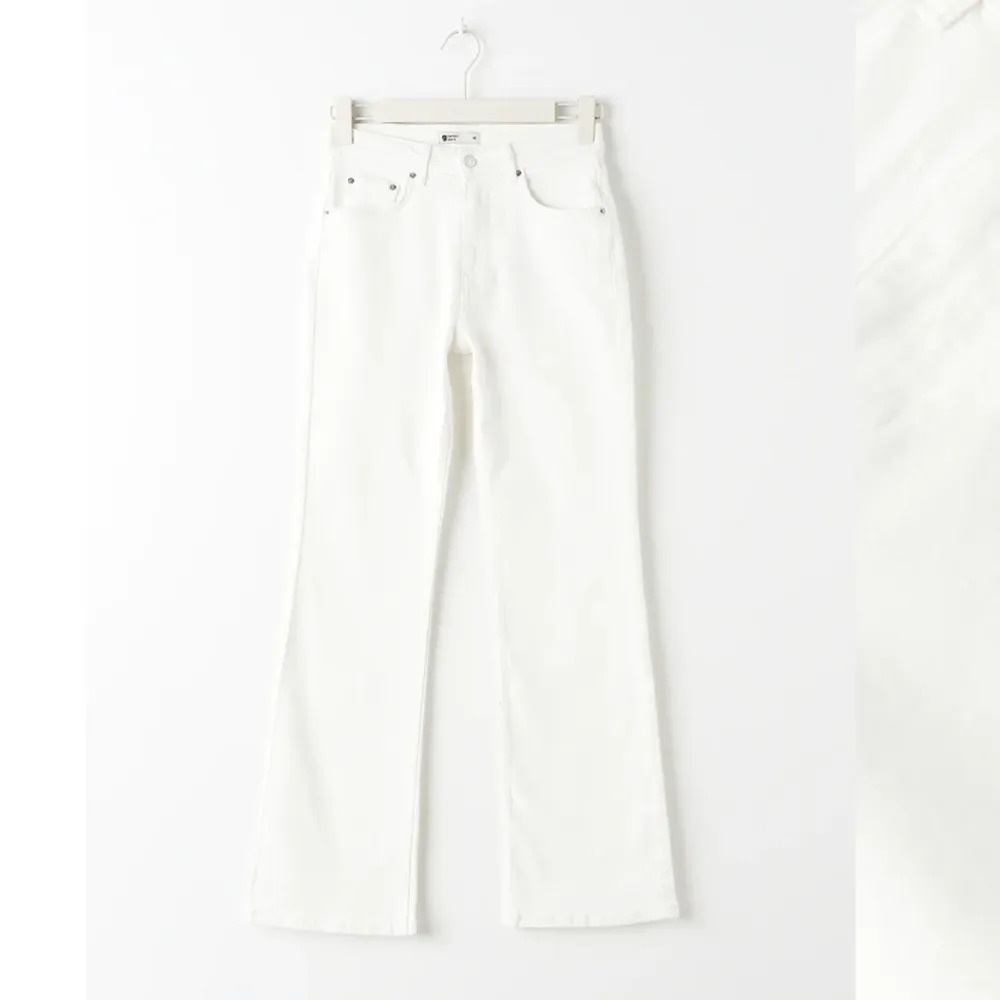 Vita helt oanvända jeans från Ginatricot. Jeans & Byxor.